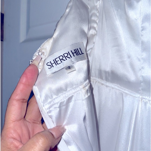 Beautiful WHITE Sherri Hill - Picture 4 of 15